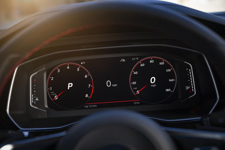 Панель приборов Volkswagen Jetta GLI S 2019 года  (NA) (фото 4 из 40)